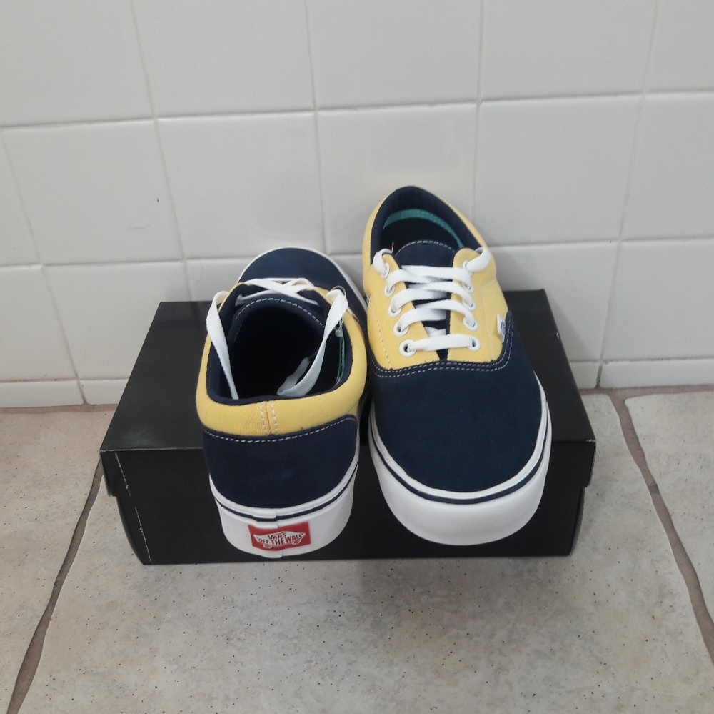 vans - Picture 2 of 3